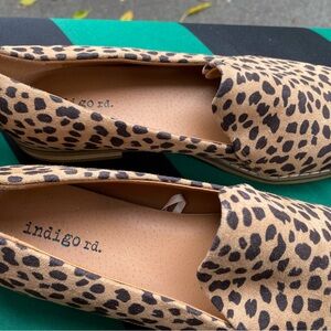 Indigo Women's Tan and Black Leopard Loafers